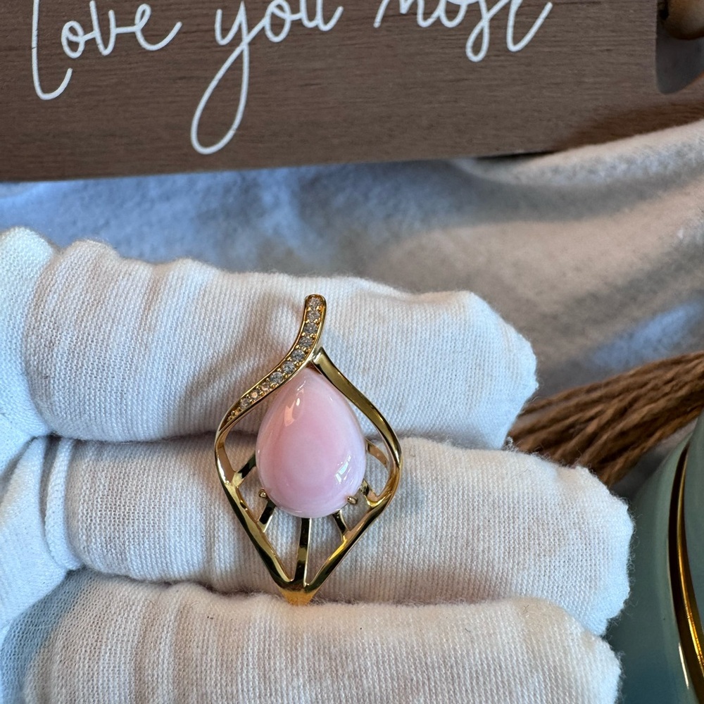 Pink Conch Pendant